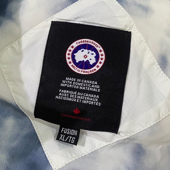 Canada Goose White Stand Collar Down Vest - Picture 9 of 11